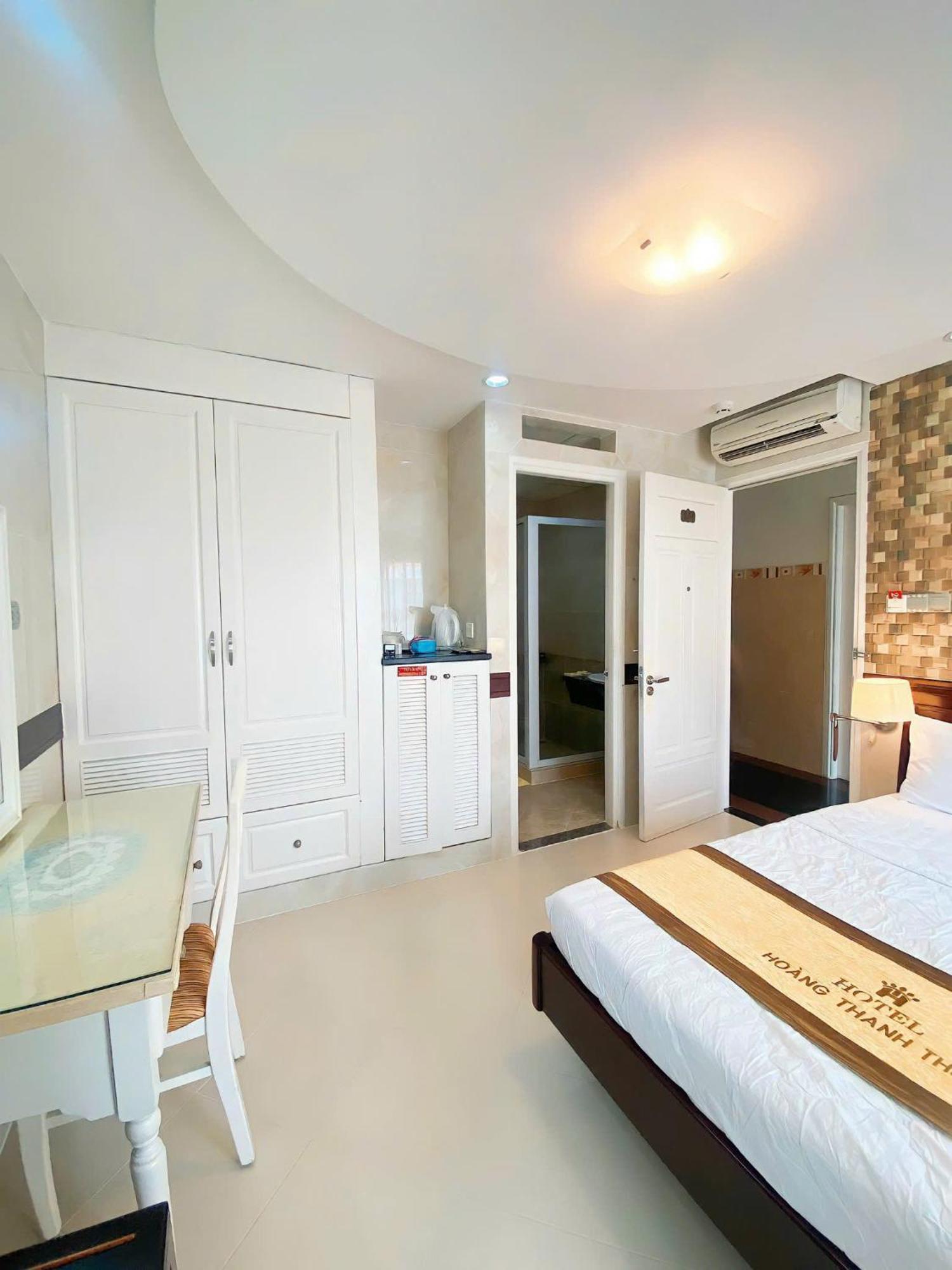 Hoang Thanh Thuy Airport Hotel 2 - Gan Am Thuc Dem Cho Hoang Hoa Tham Ho Chi Minh City Exterior photo