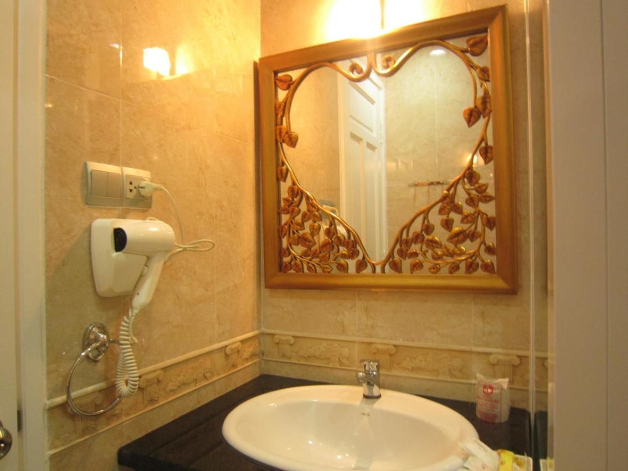 Hoang Thanh Thuy Airport Hotel 2 - Gan Am Thuc Dem Cho Hoang Hoa Tham Ho Chi Minh City Exterior photo