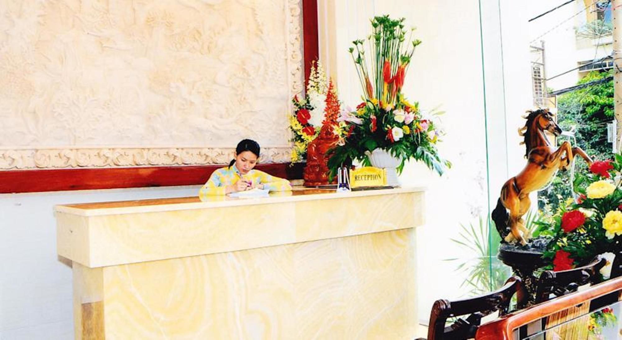 Hoang Thanh Thuy Airport Hotel 2 - Gan Am Thuc Dem Cho Hoang Hoa Tham Ho Chi Minh City Exterior photo