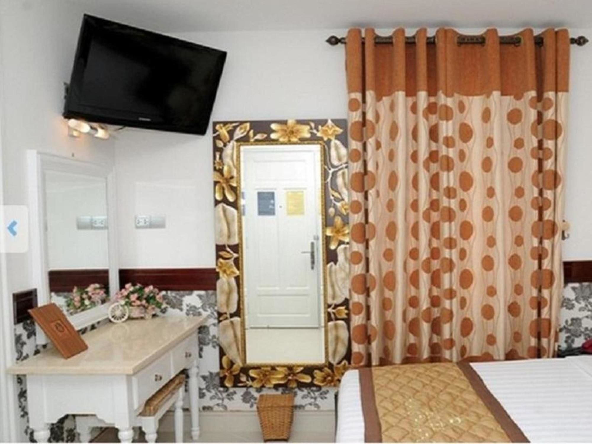 Hoang Thanh Thuy Airport Hotel 2 - Gan Am Thuc Dem Cho Hoang Hoa Tham Ho Chi Minh City Exterior photo